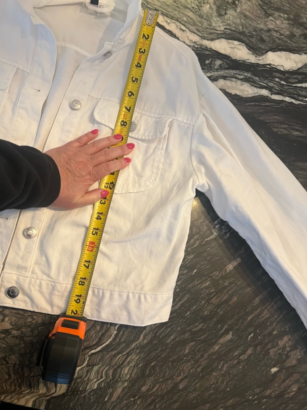 H& M Classic S White cropped Denim Jacket - Picture 7 of 8
